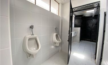 Carcelén, Galpón en renta, 2169 m2, 5 ambientes, 5 baños