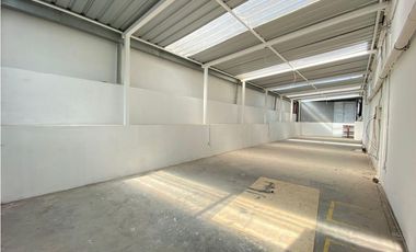 Carcelén, Galpón en renta, 2169 m2, 5 ambientes, 5 baños