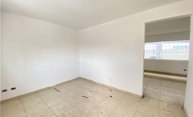 Carcelén, Galpón en renta, 2169 m2, 5 ambientes, 5 baños