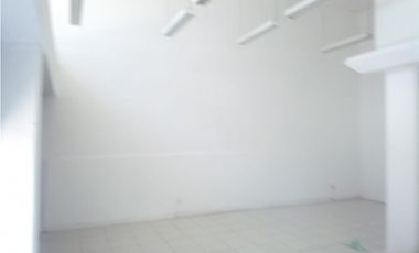 Santa Clara, Local Comercial en renta, 110 m2, 2 ambientes, 2 baños