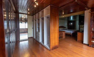 Iñaquito Alto,Departamento en renta,430 m2,4 hab. 3 baños,2 parq.