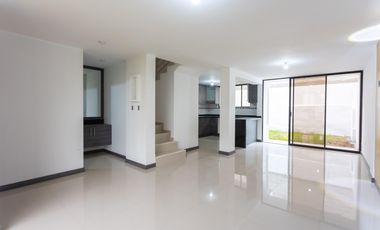 Mitad del Mundo, Casas en Venta, 107m2, 3 habitaciones, 3 baños