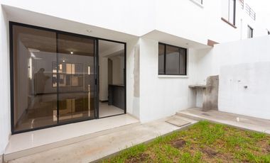 Mitad del Mundo, Casas en Venta, 107m2, 3 habitaciones, 3 baños