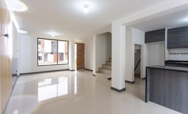 Mitad del Mundo, Casas en Venta, 107m2, 3 habitaciones, 3 baños