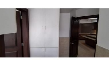 La Coruña, Departamento en Renta, 260m2, 4 Habitaciones.