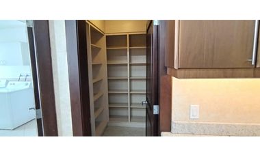 La Coruña, Departamento en Renta, 260m2, 4 Habitaciones.