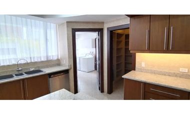 La Coruña, Departamento en Renta, 260m2, 4 Habitaciones.