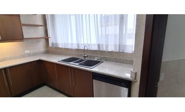 La Coruña, Departamento en Renta, 260m2, 4 Habitaciones.