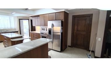 La Coruña, Departamento en Renta, 260m2, 4 Habitaciones.