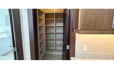 La Coruña, Departamento en Renta, 260m2, 4 Habitaciones.