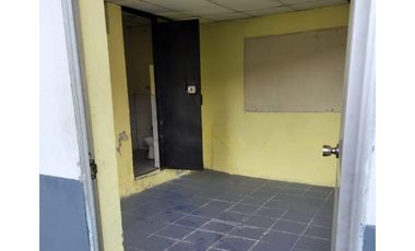 Carcelén, Galpón  en Renta, 724m2, 4 Ambientes.
