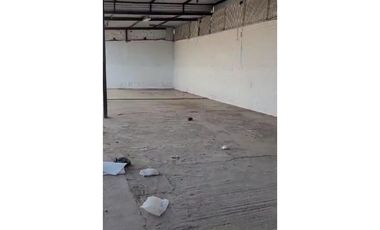 Carcelén, Galpón  en Renta, 724m2, 4 Ambientes.