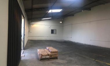 Carcelén, Galpón en  Renta, 150m2, 3 Ambientes,  1 Baño.