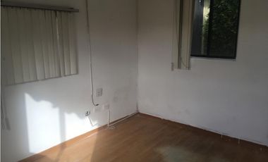 Carcelén, Galpón en  Renta, 150m2, 3 Ambientes,  1 Baño.