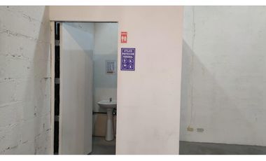 Carcelén, Galpón o Bodega en  Renta, 102m2, 2 Ambientes.