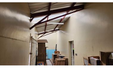 Conocoto, Galpón en  Renta, 1050m2,  3 Ambientes.