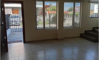 Tumbaco, Casa en  Renta, 120m2, 3 Habitaciones.