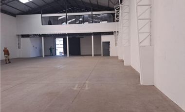 Sangolqui, Bodega en  Renta, 580m2, 2 Ambientes.
