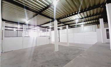 Carcelén, Galpón en  Renta, 300m2, 2 Ambientes.