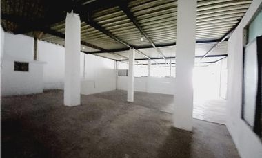 Carcelén, Galpón en  Renta, 300m2, 2 Ambientes.