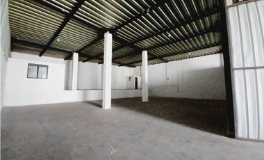 Carcelén, Galpón en  Renta, 300m2, 2 Ambientes.