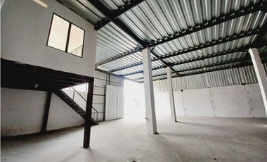 Carcelén, Galpón en Renta, 240m2, 2 Ambiente.