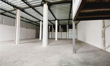 Carcelén, Galpón en Renta, 240m2, 2 Ambiente.