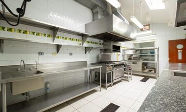 La Floresta, Casa Comercial en Venta, 125m2 4 Ambientes.