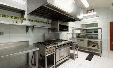 La Floresta, Casa Comercial en Venta, 125m2 4 Ambientes.
