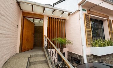 La Floresta, Casa Comercial en Venta, 125m2 4 Ambientes.