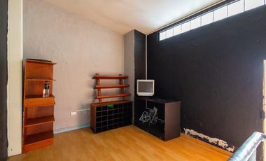 La Floresta, Casa Comercial en Venta, 125m2 4 Ambientes.