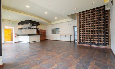 La Floresta, Casa Comercial en Venta, 125m2 4 Ambientes.
