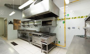 La Floresta, Casa Comercial en Venta, 125m2 4 Ambientes.