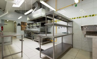 La Floresta, Casa Comercial en Venta, 125m2 4 Ambientes.