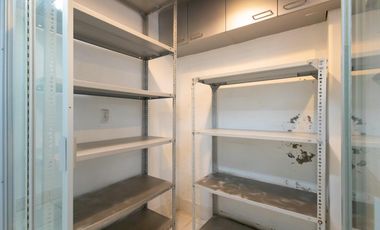 La Floresta, Casa Comercial en Venta, 125m2 4 Ambientes.