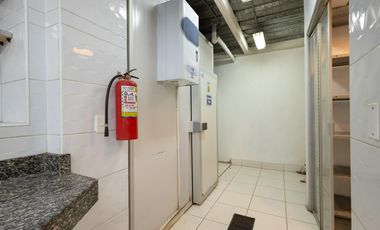 La Floresta, Casa Comercial en Venta, 125m2 4 Ambientes.