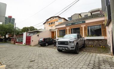 La Floresta, Casa Comercial en Venta, 125m2 4 Ambientes.