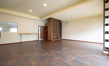 La Floresta, Casa Comercial en Venta, 125m2 4 Ambientes.