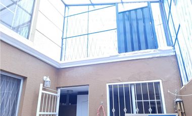 Mitad del Mundo, Casa en  Venta, 255m2, 3 Habitaciones, 4 Baños.