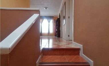 Mitad del Mundo, Casa en  Venta, 255m2, 3 Habitaciones, 4 Baños.