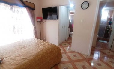 Mitad del Mundo, Casa en  Venta, 255m2, 3 Habitaciones, 4 Baños.