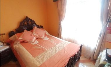 Mitad del Mundo, Casa en  Venta, 255m2, 3 Habitaciones, 4 Baños.