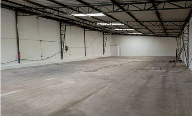 Carcelén, Galpón en  Renta, 450m2, 1 Ambiente, 1 Baño.