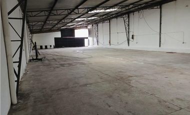 Carcelén, Galpón en  Renta, 450m2, 1 Ambiente, 1 Baño.