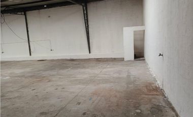 Carcelén, Galpón en  Renta, 450m2, 1 Ambiente, 1 Baño.