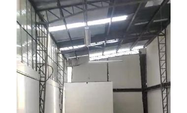 Carcelén, Galpón en  Renta, 165m2, 1 Ambiente, 1 Baño.