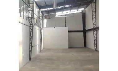 Carcelén, Galpón en  Renta, 165m2, 1 Ambiente, 1 Baño.