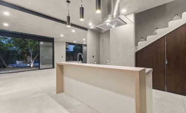 CASA EN VENTA DE 5 HABITACIONES EN TULUM ALDEA ZAMA LB 267