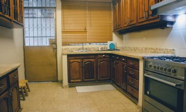 Venta de casa en Miraflores GTA