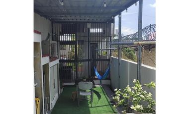Venta de casa en Miraflores GTA
